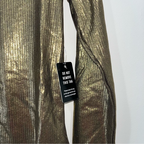 Express Metallic Shimmer gold ribbed long sleeve mock neck top size M NWT - Picture 4 of 13